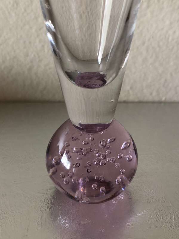 RARE VINTAGE SWEDISH PINK GLASS BUD VASE WITH BUBBLES IN BASE
