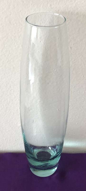 GLASS VASE 30CM
