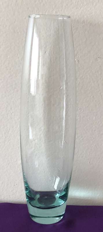 GLASS VASE 30CM