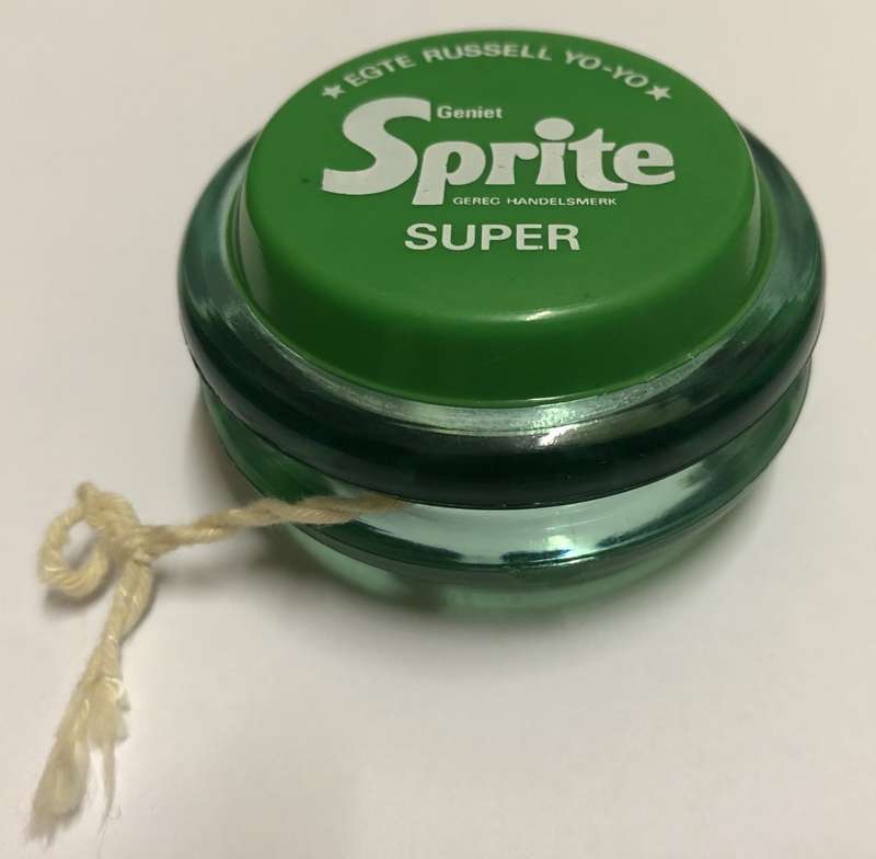 RARE ORIGINAL VINTAGE GENUINE RUSSELL SPRITE SUPER YO-YO WITH STRING