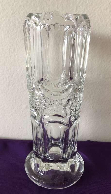 VINTAGE 20CM LEAD CRYSTAL VASE WITH ROSE DESIGN