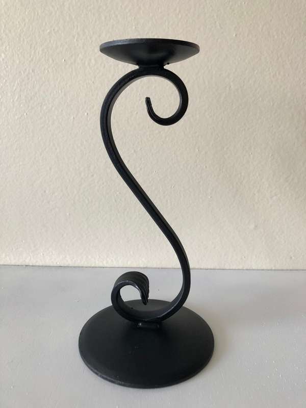 ELEGANT WROUGHT IRON S CURVE CANDLE STICK