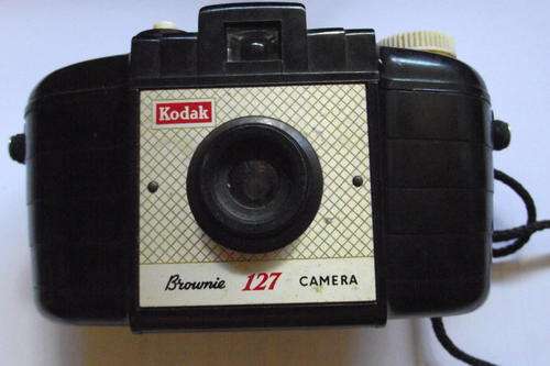 KODAK BROWNIE 127. Made by: Kodak, England