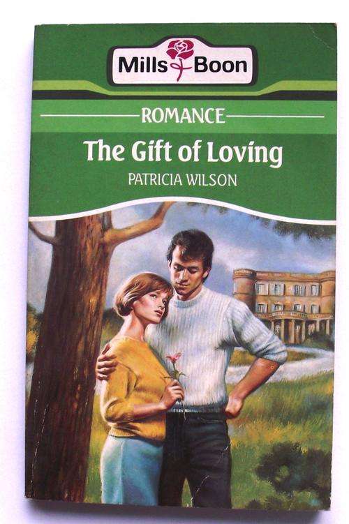 MILLS & BOON: Romance: THE GIFT OF LOVING (good cond.)