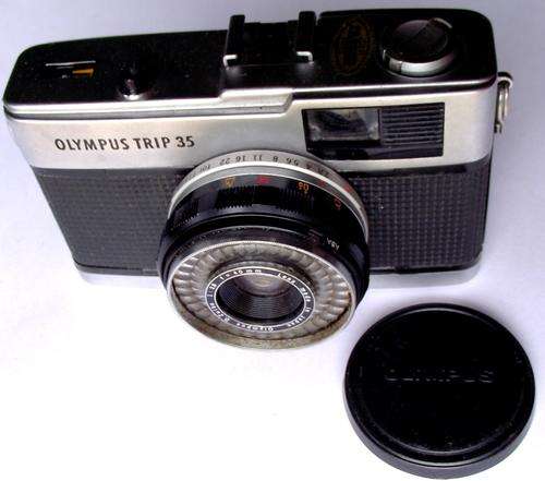 Antique Camera: OLYMPUS TRIP 35, 1:2.8, 40MM with OLYMPUS PS 200 FLASH