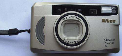 NIKON 38-90mm CAMERA: One Touch Zoom 90 AF with Camera Bag