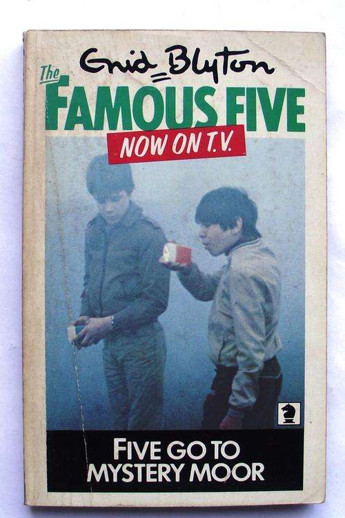 Enid Blyton: THE FAMOUS FIVE: FIVE GO TO MYSTERY MOOR