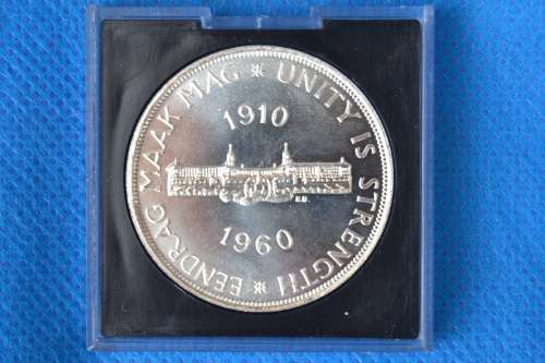 BEAUTIFUL UNCIRCULATED 1910-1960 SILVER CROWN