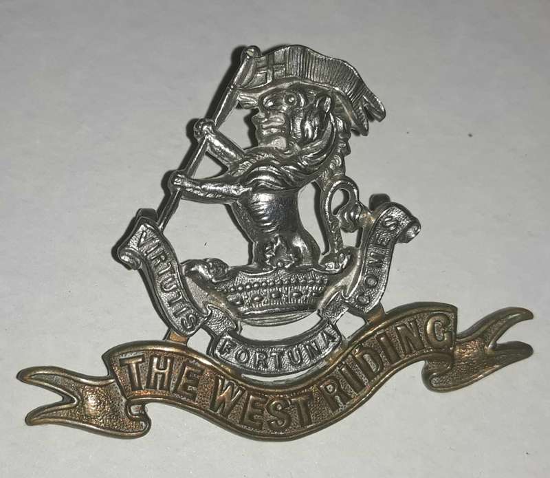 Boer War / World War One The West Riding Regiment Cap Badge