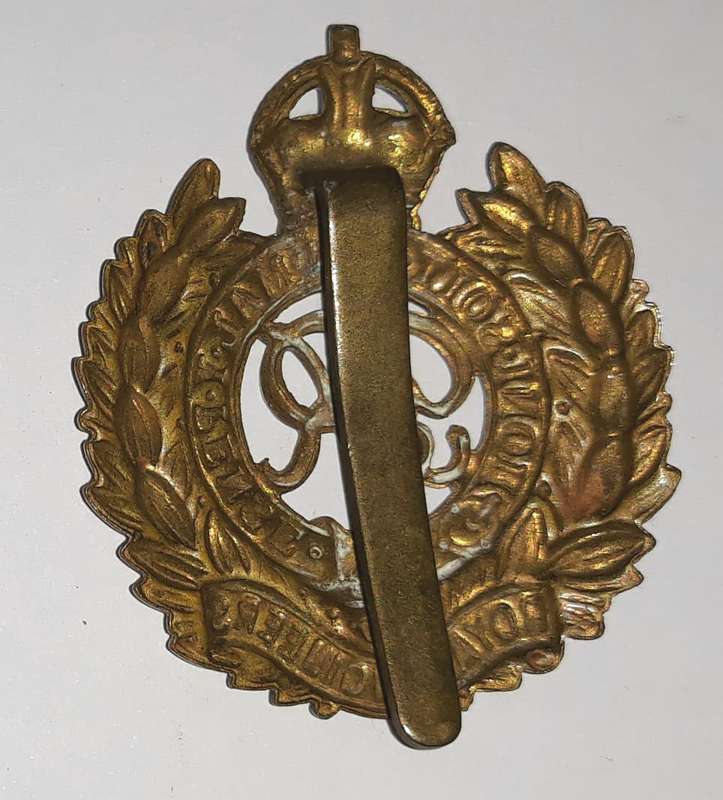 World War Two Royal Engineers Cap Badge