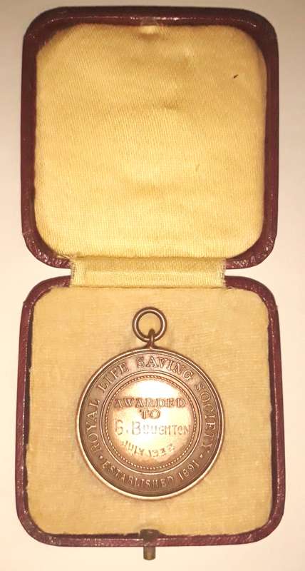 1938 Royal Life Saving Society Medal / Fob and Box