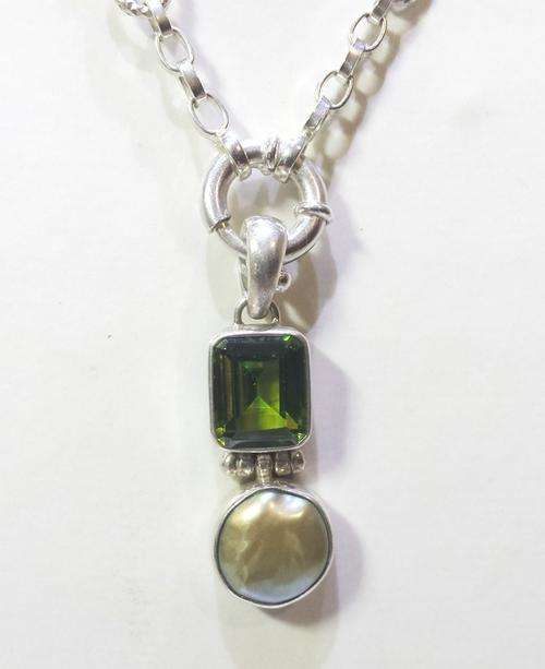 *New* 925 Sterling Silver Pendant Peridot and Freshwater Coin Pearl