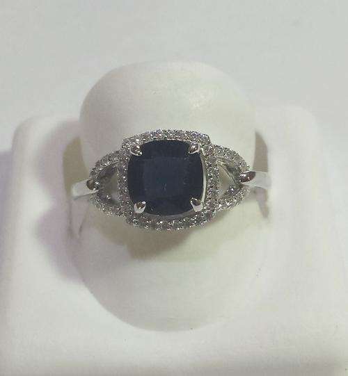 *NEW* 925 STERLING SILVER RING WITH BLUE CUBIC ZIRCONIA STONES