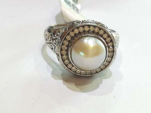 "Stunning" New" Sterling silver ring with freshwater pearl and cubic zirconia stone - Size R