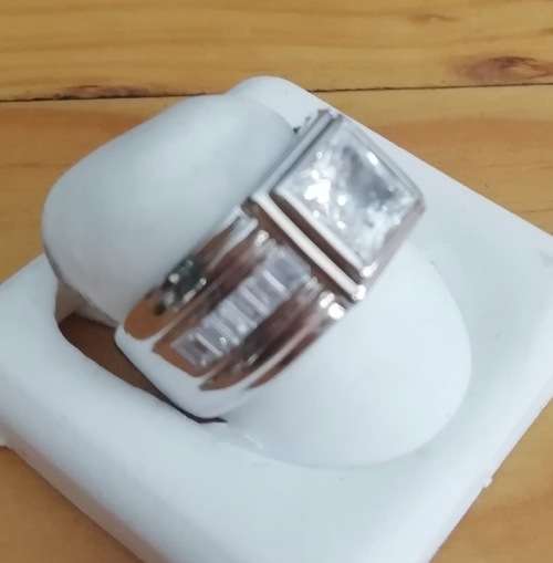 *New* 925 sterling silver ring with  cubic zirconia stones