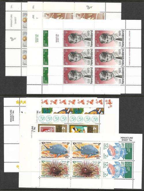 New Zealand - miniature sheets (46) with catalogue value £ 200+/R 4 000
