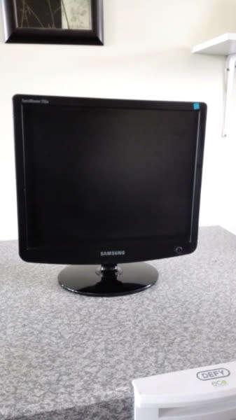 Used Computer Flat Monitors x10