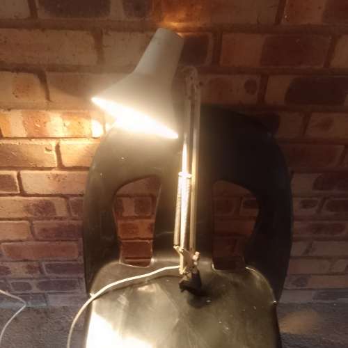 Vintage enamel desk lamp in great working condition