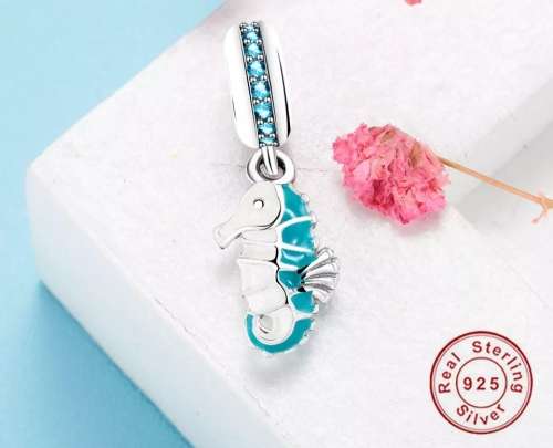 BEAUTIFUL 925 STERLING SILVER SEA HORSE CHARM