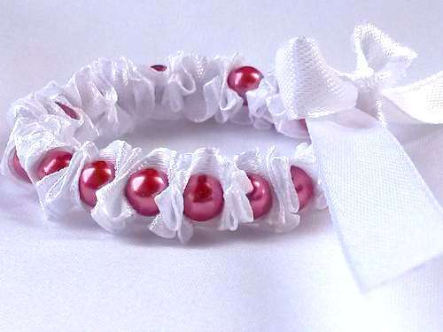 STRETCHY RIBBON & PEARL BRACELET
