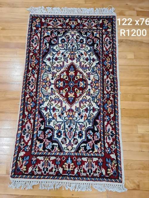 Hand knotted Jaipuri Rug