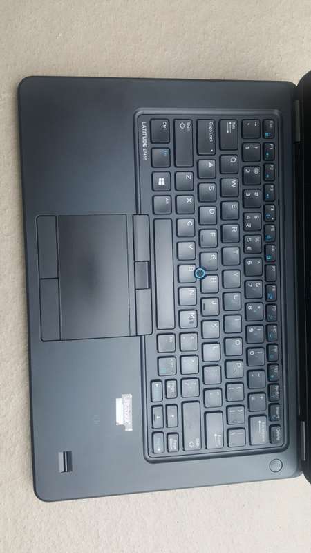 DELL LATITUDE E7450 5TH GENERATION CORE i5-5300U/14" FULL-HD SCREEN/ 8GB RAM/500GB SSHD/WIN 10 PRO