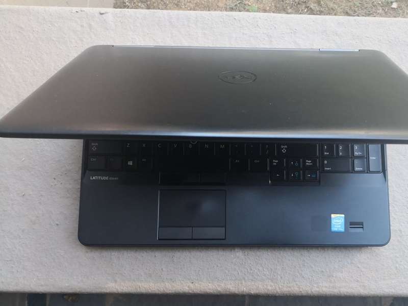 DELL LATITUDE E5540 4TH GENERATION CORE i7-4600U/15.6" FULL-HD/8GB RAM/500GB SSHD/2GB GRAPHICS/WIN10