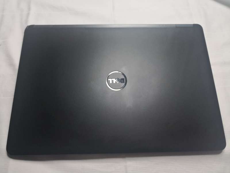 DELL LATITUDE E7450 5TH GENERATION CORE i5-5200U/14" SCREEN/ 4GB RAM/500GB HDD/WIN 10 PRO