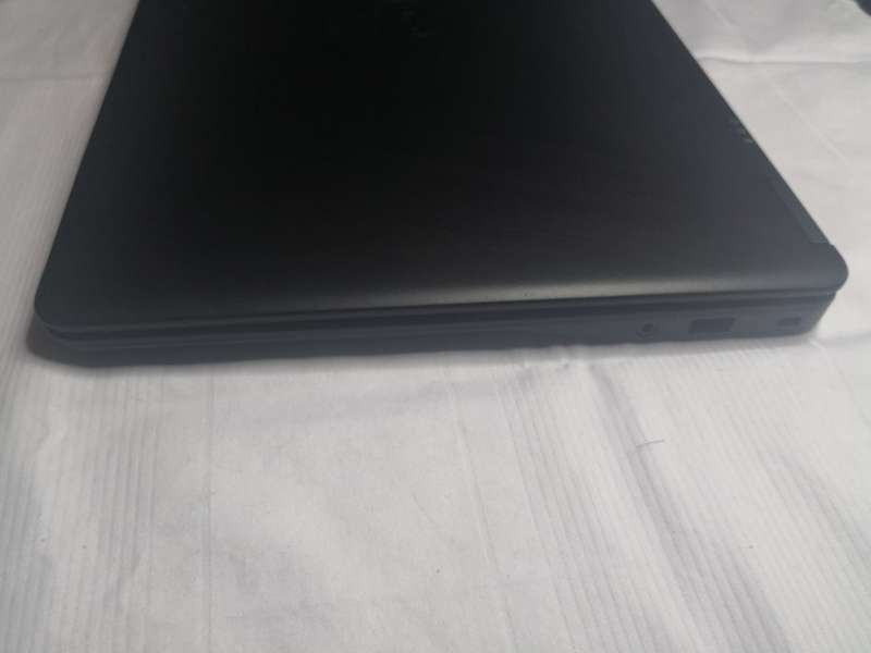 DELL LATITUDE E7450 5TH GENERATION CORE i5-5200U/14" SCREEN/ 4GB RAM/500GB HDD/WIN 10 PRO