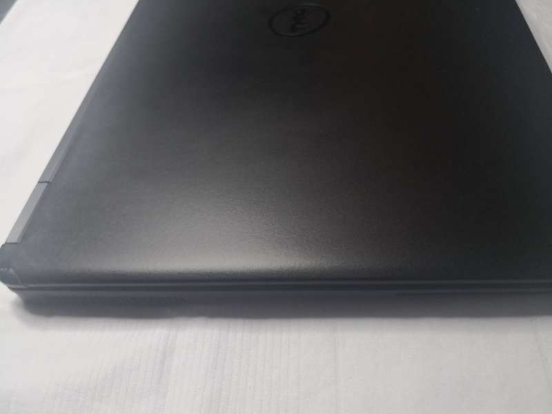 DELL LATITUDE E7450 5TH GENERATION CORE i5-5200U/14" SCREEN/ 4GB RAM/500GB HDD/WIN 10 PRO