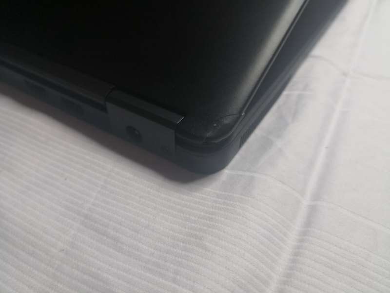 DELL LATITUDE E7450 5TH GENERATION CORE i5-5200U/14" SCREEN/ 4GB RAM/500GB HDD/WIN 10 PRO
