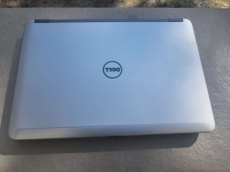 DELL LATITUDE E6440 4TH GENERATION CORE i7/14" SCREEN/ 8GB RAM/1TB HDD/2GB GRAPHICS/3G/WIN 10 PRO