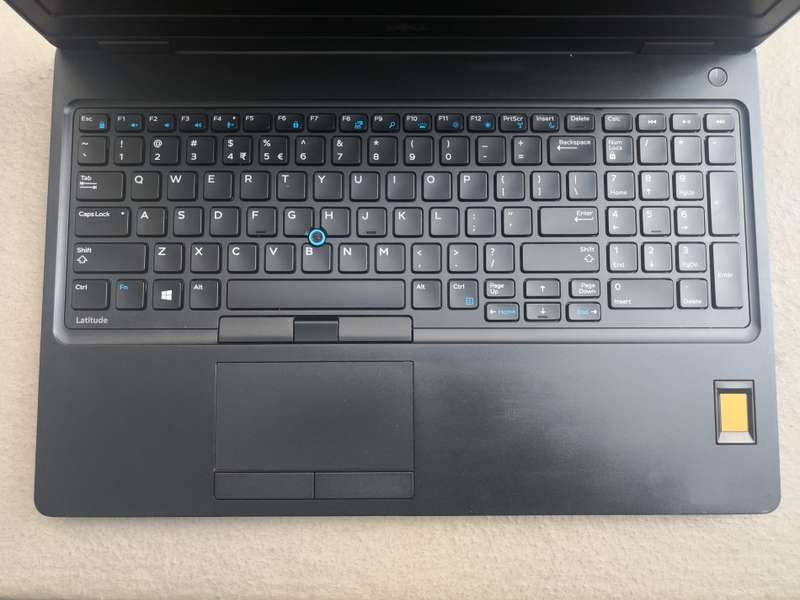 DELL LATITUDE E5580 6TH GEN CORE I5-6300U/15.6 FULL-HD" SCREEN/ 8GB RAM/256SSD/WINDOWS 10 PRO