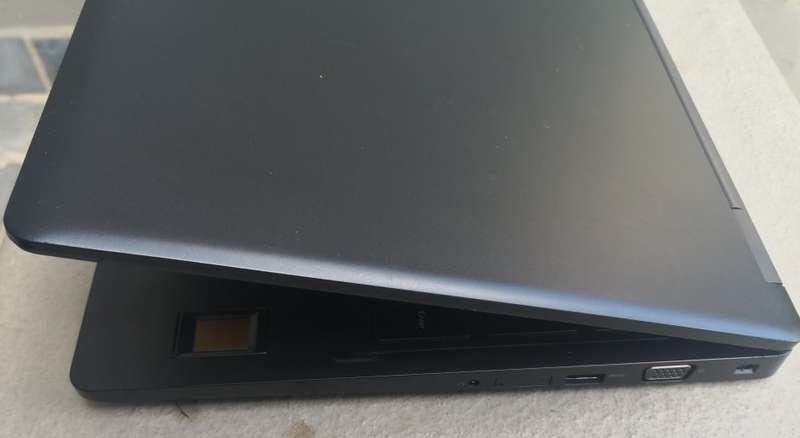 DELL LATITUDE E5580 6TH GEN CORE I5-6300U/15.6 FULL-HD" SCREEN/ 8GB RAM/256SSD/WINDOWS 10 PRO