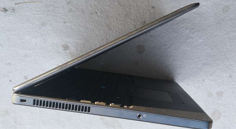 DELL LATITUDE E5550 5TH GEN CORE I5-5200U/15.6 FULL-HD" SCREEN/ 8GB RAM/500GB/WINDOWS 8.1 PRO