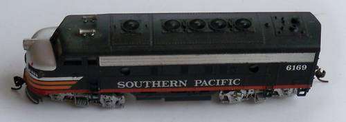 Athearn F7 A --  SOUTHERN PACIFIC       POWERED UNIT