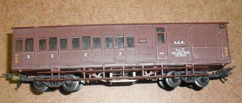 LIMA SAR SAS V8 GUARDS VAN - HO SCALE