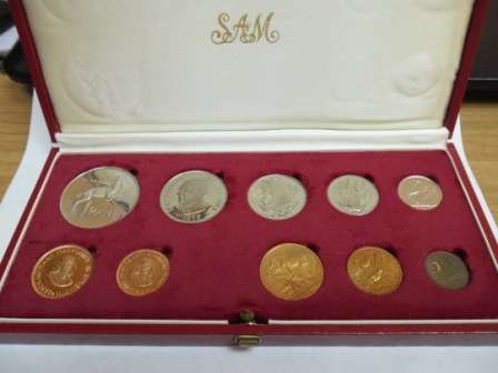 1979 SOUTH AFRICAN LONG SET INCLUDING GOLD COINS