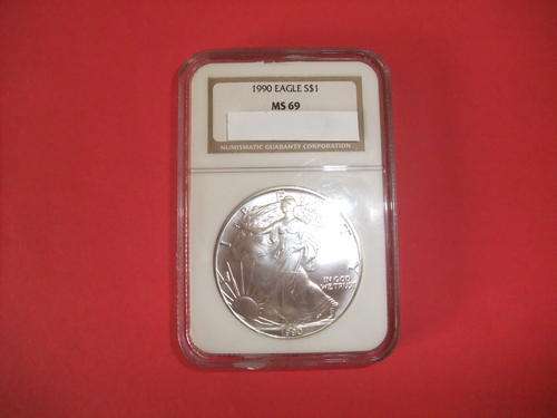 1 NO. U.S.A. 1990 SILVER EAGLE COIN MS 69
