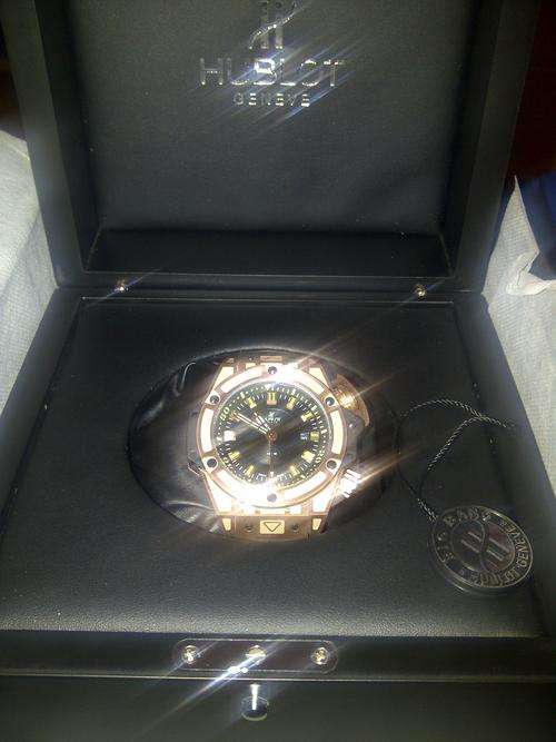 Hublot - Diver 4000 Rose Gold.