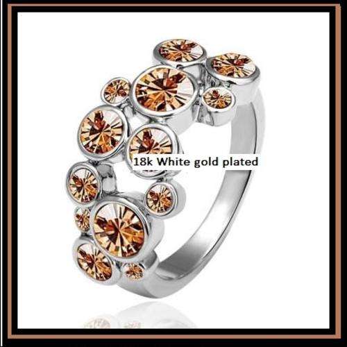 LAST OF STOCK 18K WHITE GOLD PLATED RING WITH AUSTRIAN CRYSTALS (size 8)