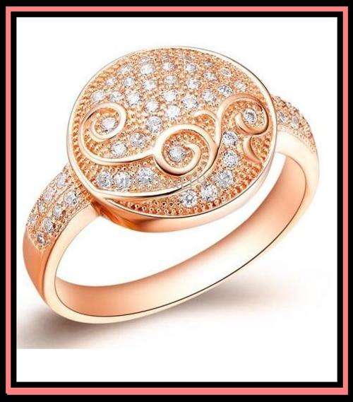 BEYOND STUNNING!!!! 18K ROSE GOLD PLATED RING WITH WHITE AUSTRIAN CRYSTALS