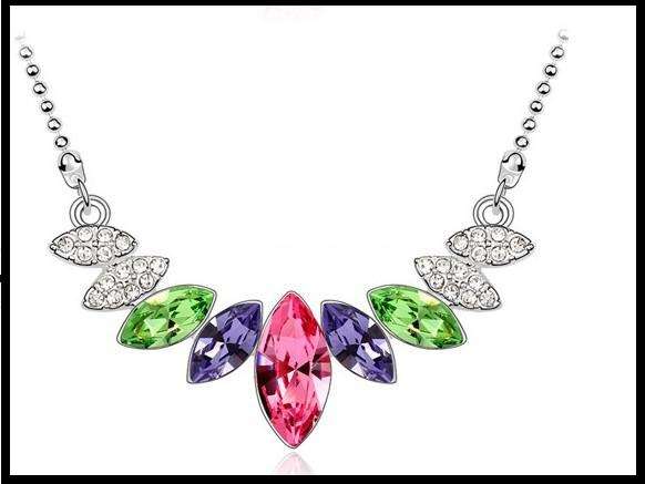 ***LAST ONE LEFT*** BEYOND STUNNING!!!! WHITE GOLD PLATED NECKLACE