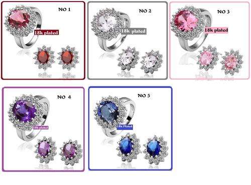 TODAY ONLY SHIPPING ONLY R35,00***18K GOLD PLATED JEWELLERY SET.