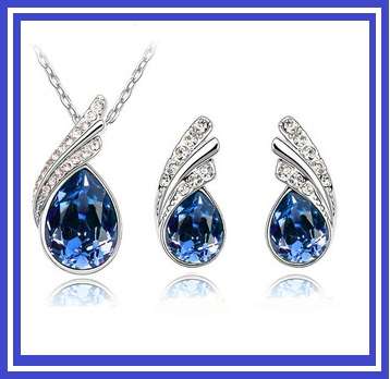 REDUCED SHIPPING***JEWELLERY SET, NECKLACE AND EARRINGS  WITH RHINESTONE CRYSTALS