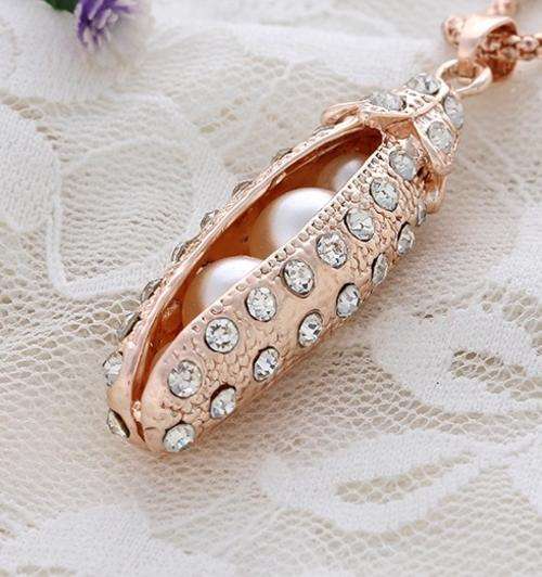 ***LAST OF STOCK**REDUCED SHIPPING **ROSE GOLD PLATED PEAS IN POD PENDANT 76cm CHAIN