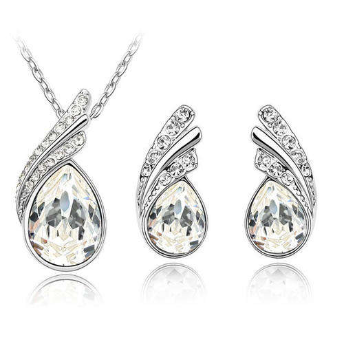REDUCED SHIPPING***JEWELLERY SET, NECKLACE AND EARRINGS WITH GLASS CRYSTALS