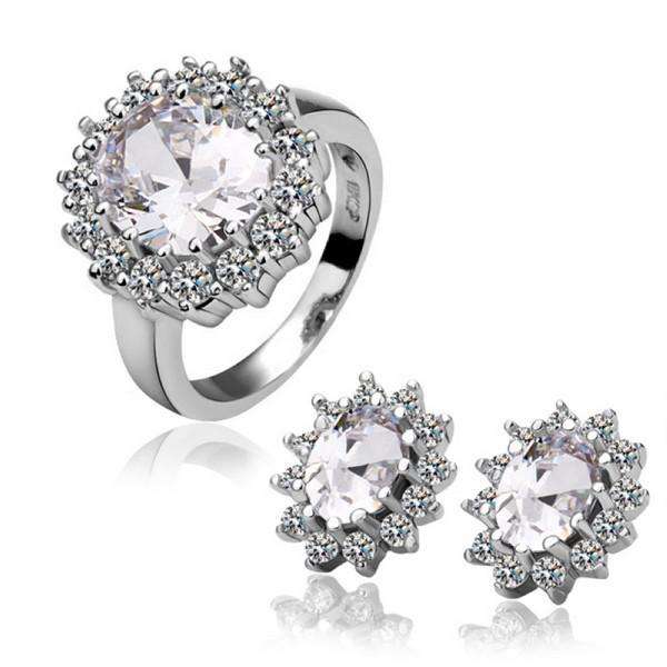 POSTAGE ONLY R55.00***AUCTION CLOSING EARLY**18K WHITEGOLD PLATED JEWELLERY SET***