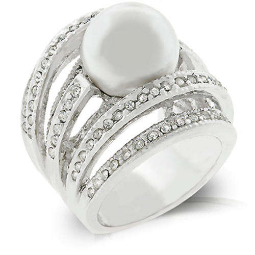 AUCTION CLOSING EARLY***POSTAGE R55.00 ADDITIONAL ITEMS FREE***18K WHITE GP PEARL RING