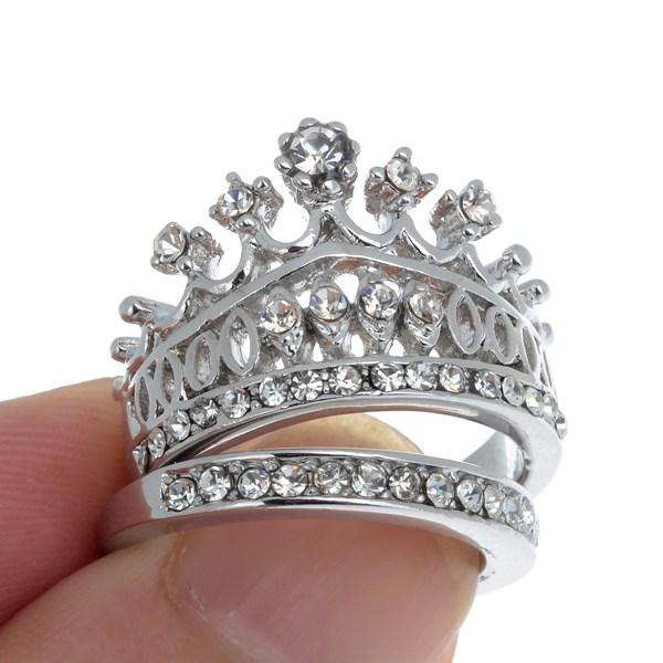 AUCTION CLOSING EARLY***POSTAGE R55.00 ADDITIONAL ITEMS FREE***CRYSTAL CROWN WEDDING RING SET***